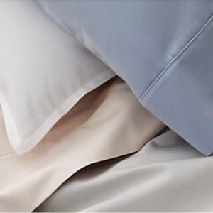 NWOT Gluckstein King flat sheets 700 count cotton
